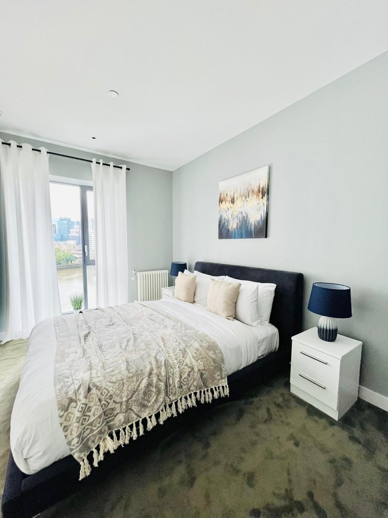 Luxurious - Prime Location Near Excel, O2 & Canary Wharf Londen